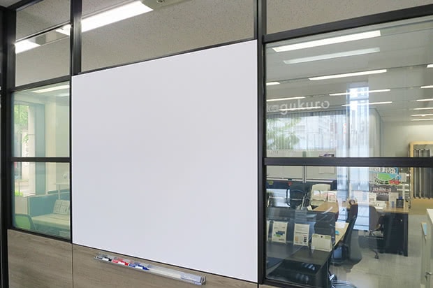 カグクロ株式会社大阪支店ショールーム【N-Smart仕様】規格品：W900*H600mm×4枚